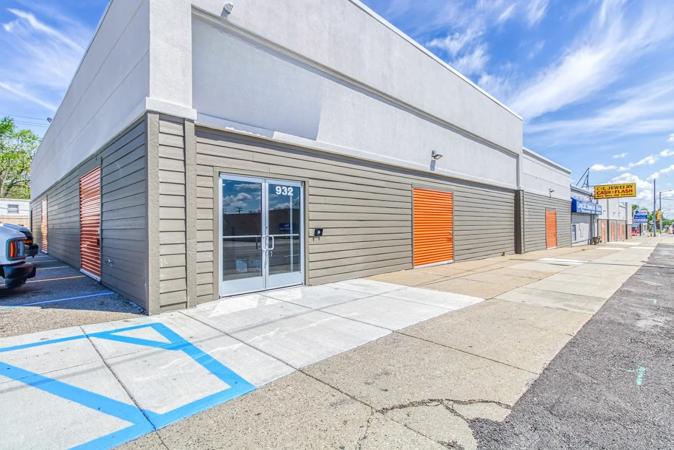 National Storage Waterford - Telegraph 930 W Huron Street Waterford Township, MI 48328
